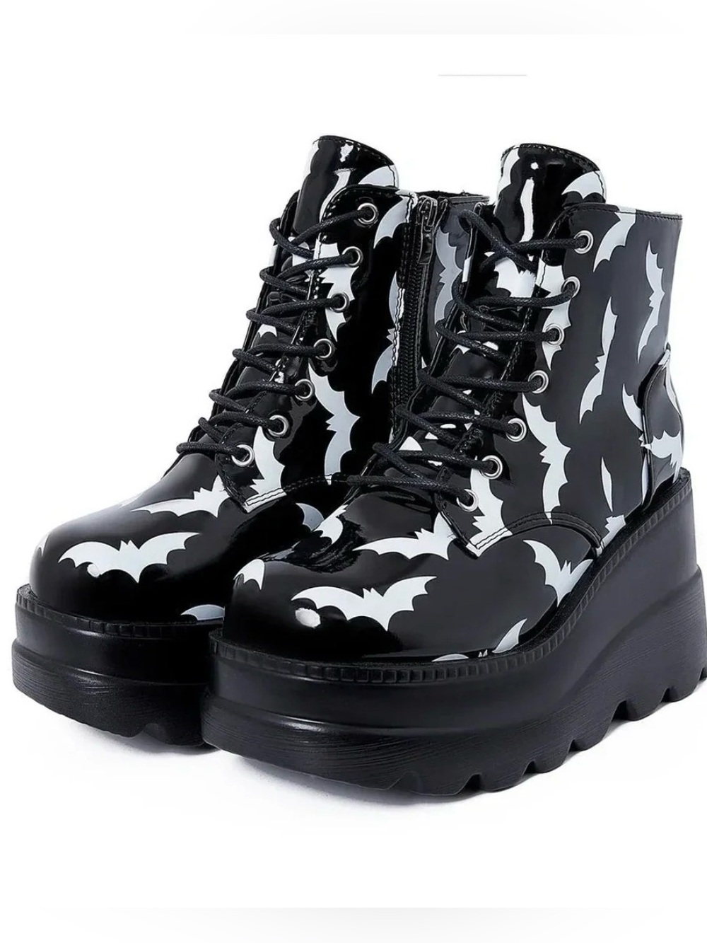 🦇 Bat boots 🦇